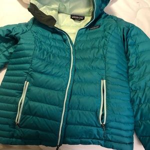 Patagonia women’s down sweater hoody